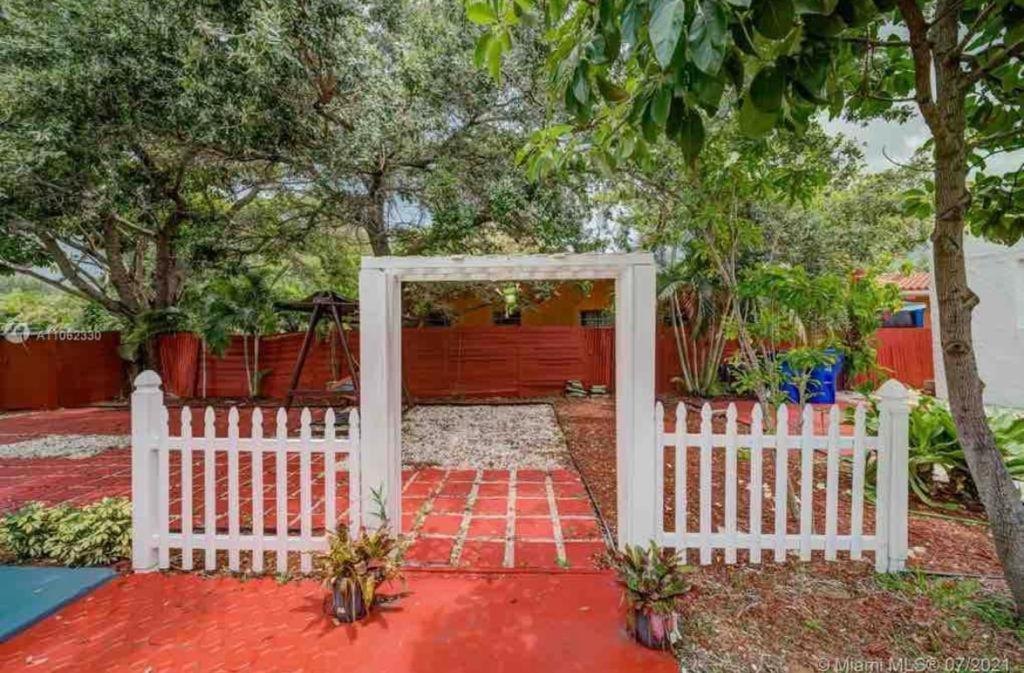 Private Rooms Close To Miami Airport - Free Parking - 01 מראה חיצוני תמונה