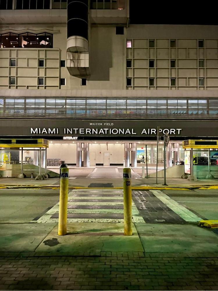 Private Rooms Close To Miami Airport - Free Parking - 01 מראה חיצוני תמונה